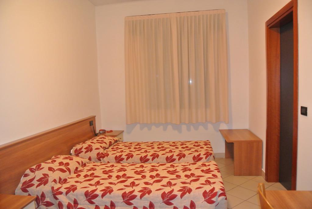 Arlecchino Hotel Castel San Pietro Terme Buitenkant foto