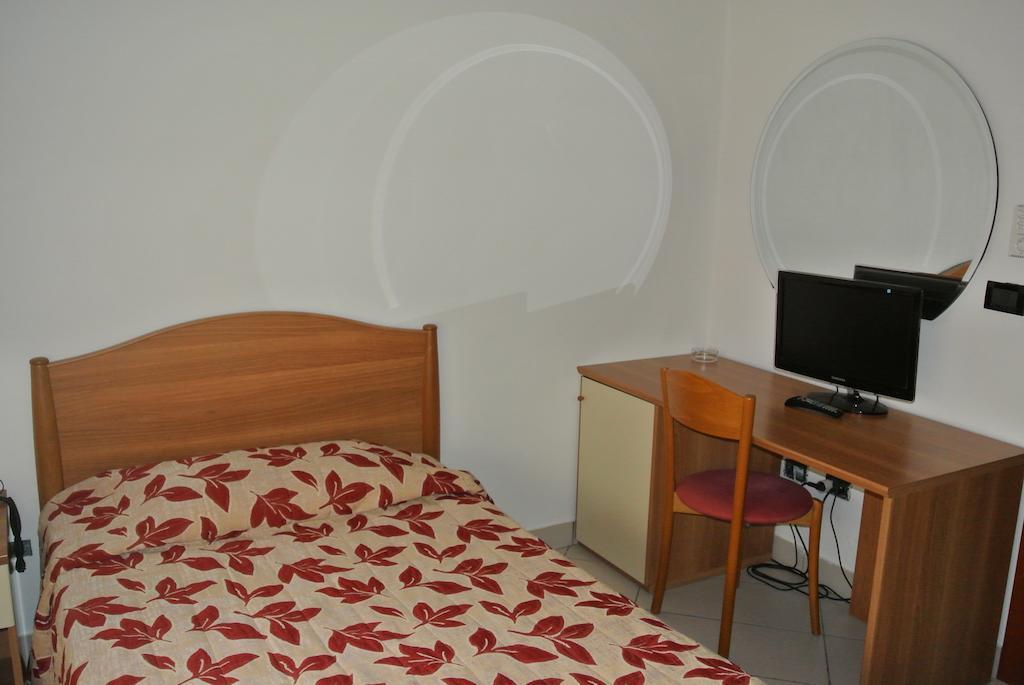 Arlecchino Hotel Castel San Pietro Terme Buitenkant foto