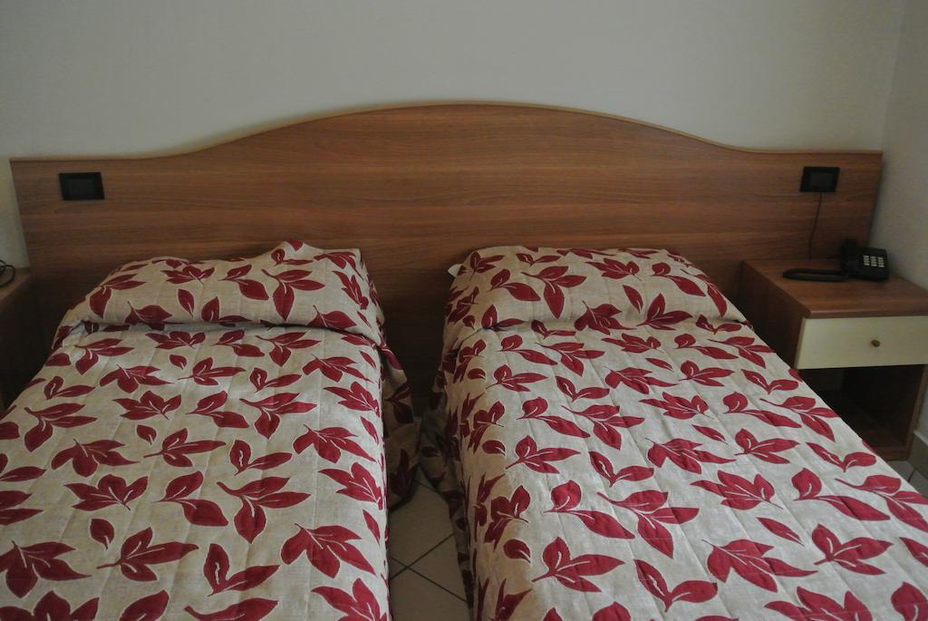 Arlecchino Hotel Castel San Pietro Terme Buitenkant foto