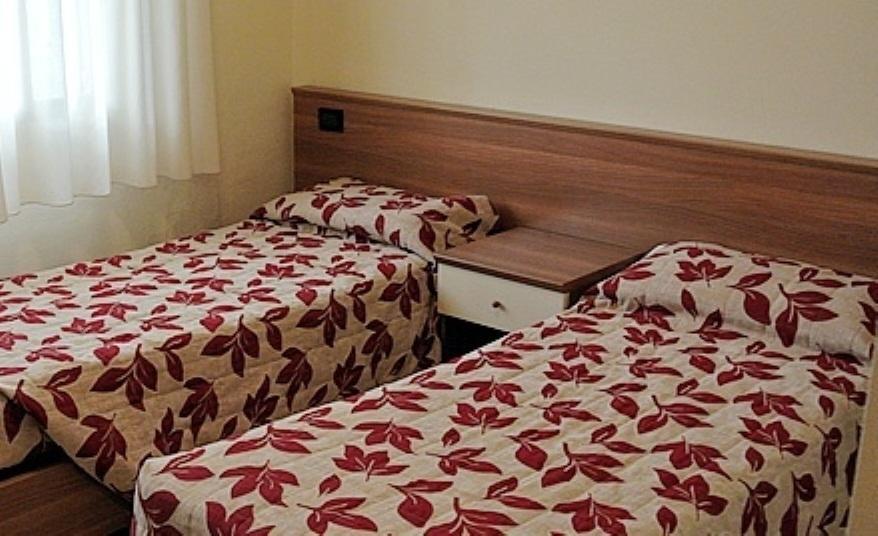 Arlecchino Hotel Castel San Pietro Terme Kamer foto