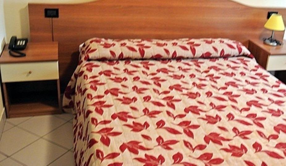 Arlecchino Hotel Castel San Pietro Terme Kamer foto